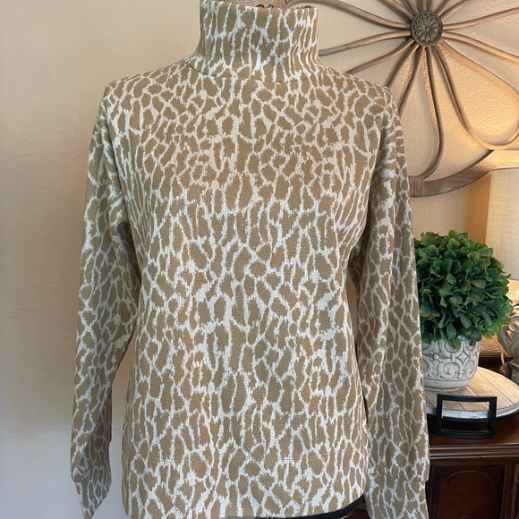 New with Tag Loft Tan & White Animal Print High Neck Lightweight Sweater - Picture 2 of 13